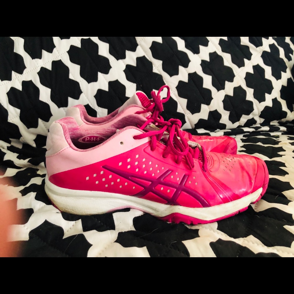 ASICS Gel-Court Bella tennis shoes size 7